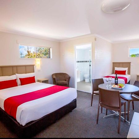 Apple & Grape Motel Станторп Екстериор снимка